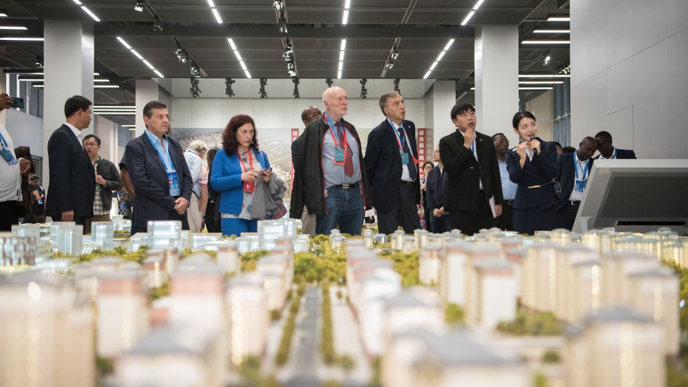 聚焦丨百余名外國友人見證雄安現(xiàn)代化新篇章